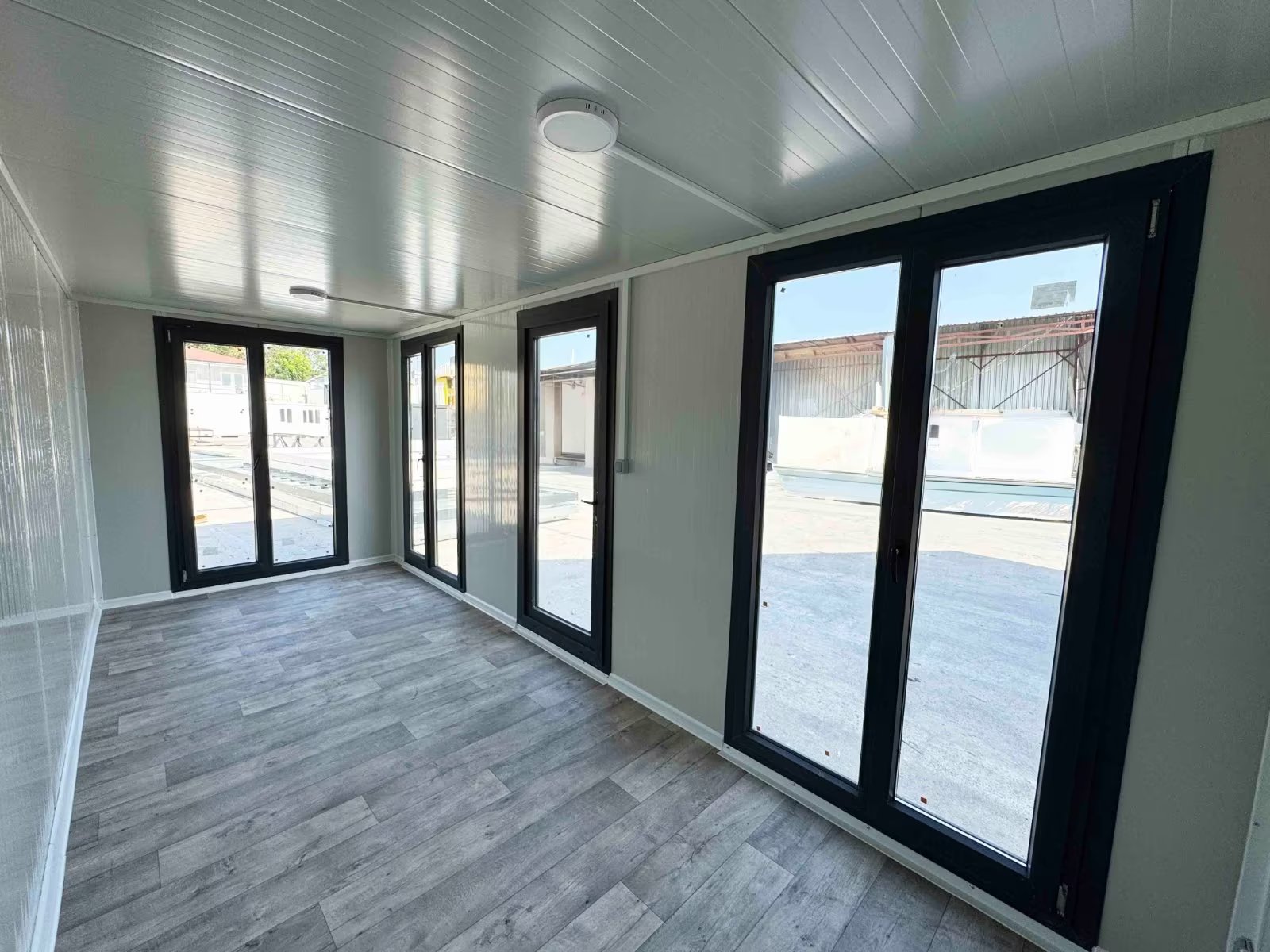 Escritório Modular Equipado e Isolado de 14 m²