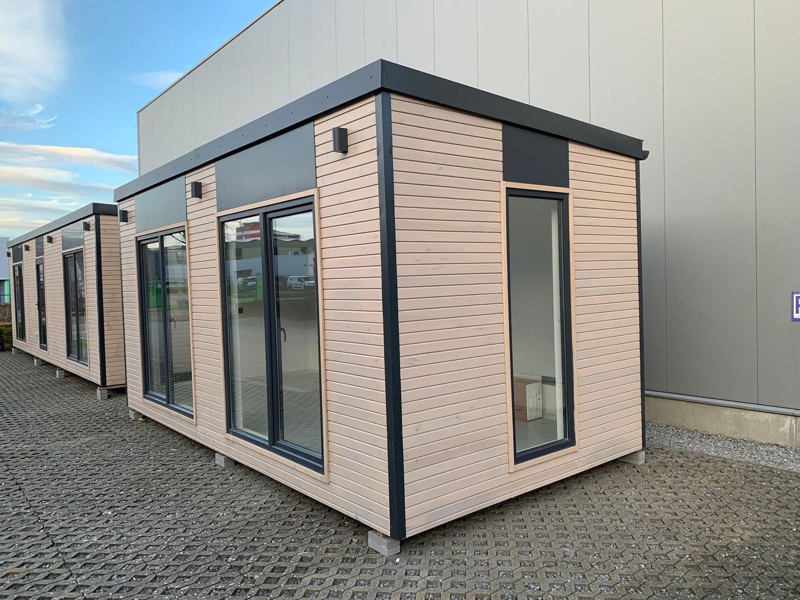 Pavilhão Modular Equipado com Todo o Conforto de 15 m²