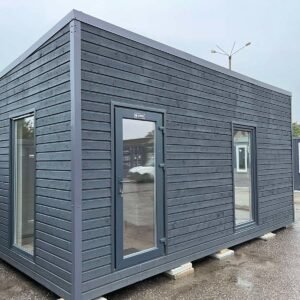 Estúdio Modular Isolado de 18 m² com Revestimento em Madeira Antracite
