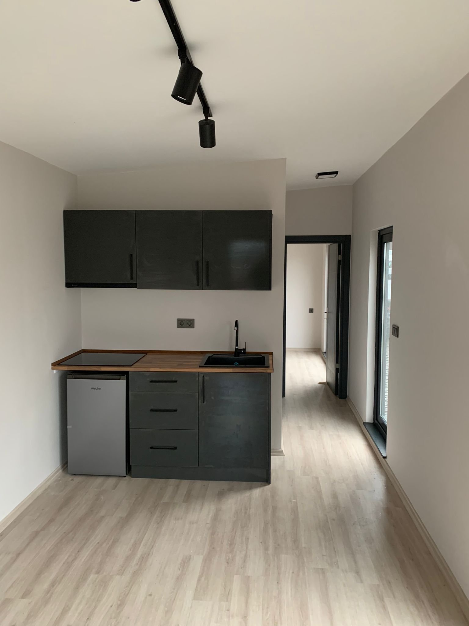 Unidade Residencial Modular 30 m² – Revestimento em Madeira