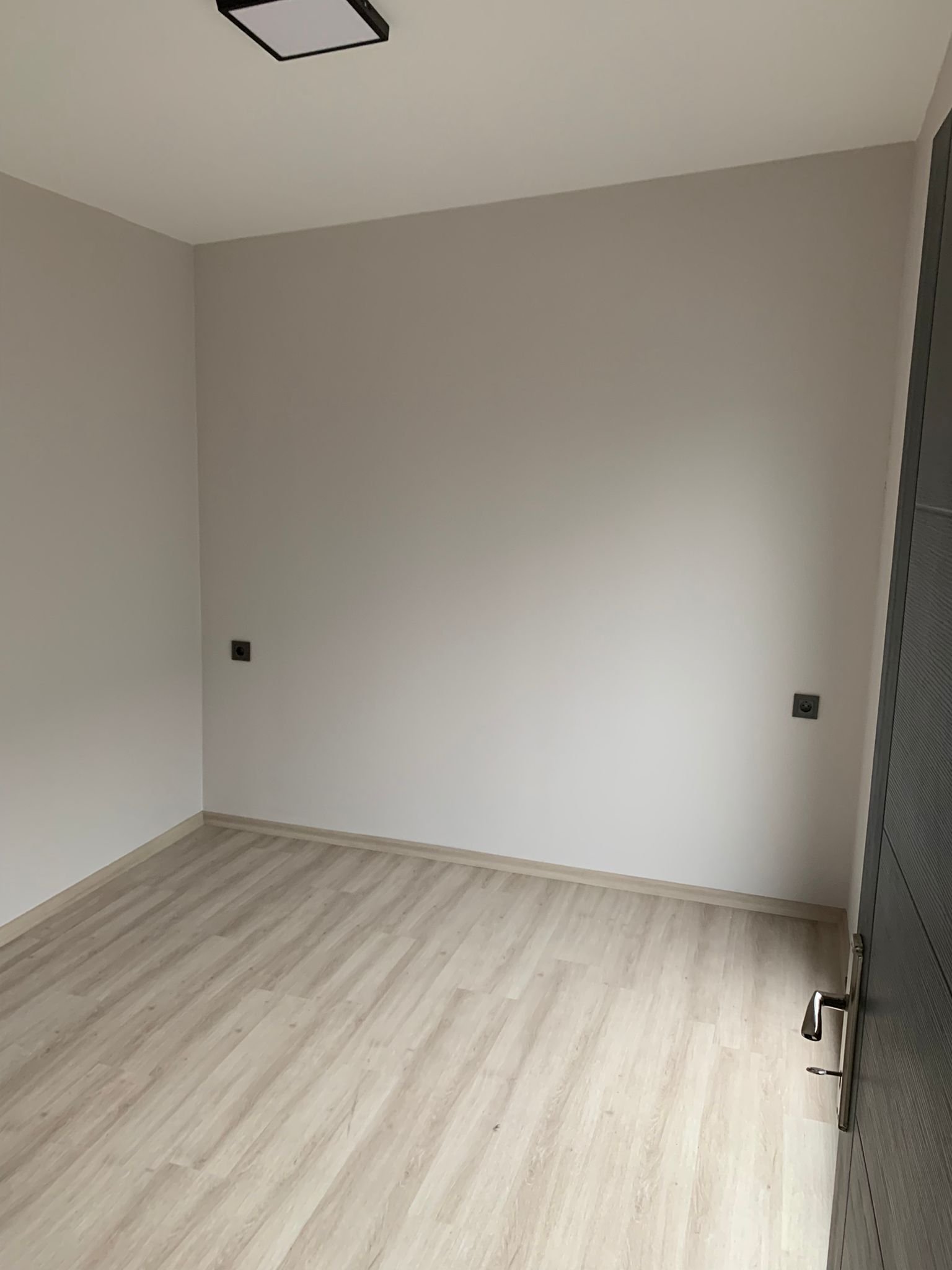 Unidade Residencial Modular 30 m² – Revestimento em Madeira