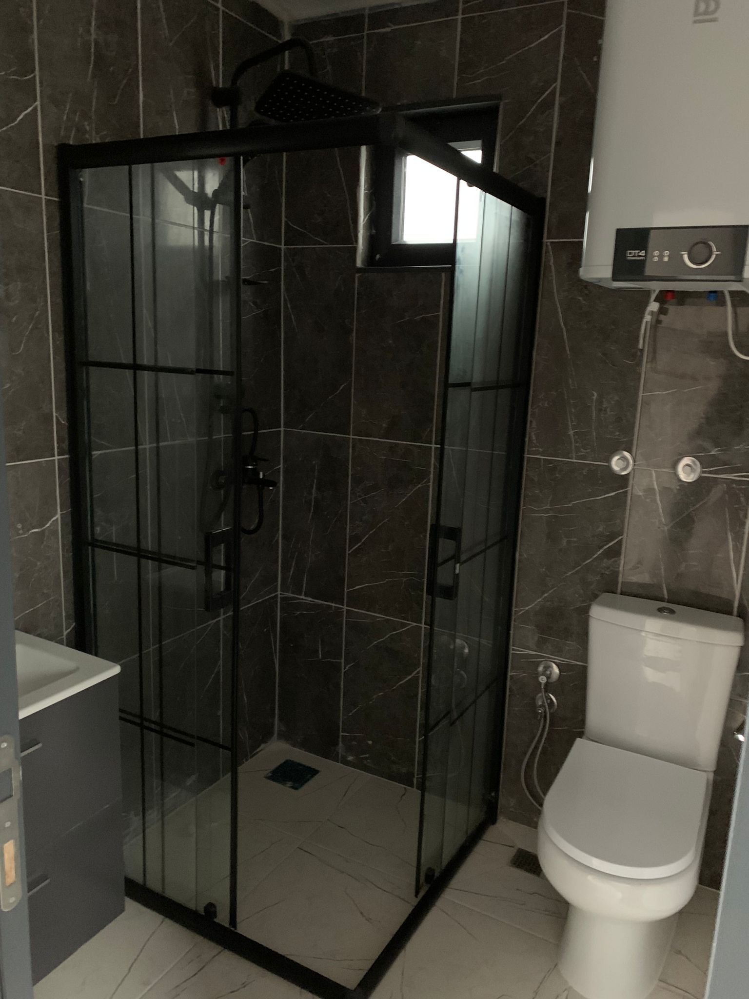 Unidade Residencial Modular 30 m² – Revestimento em Madeira