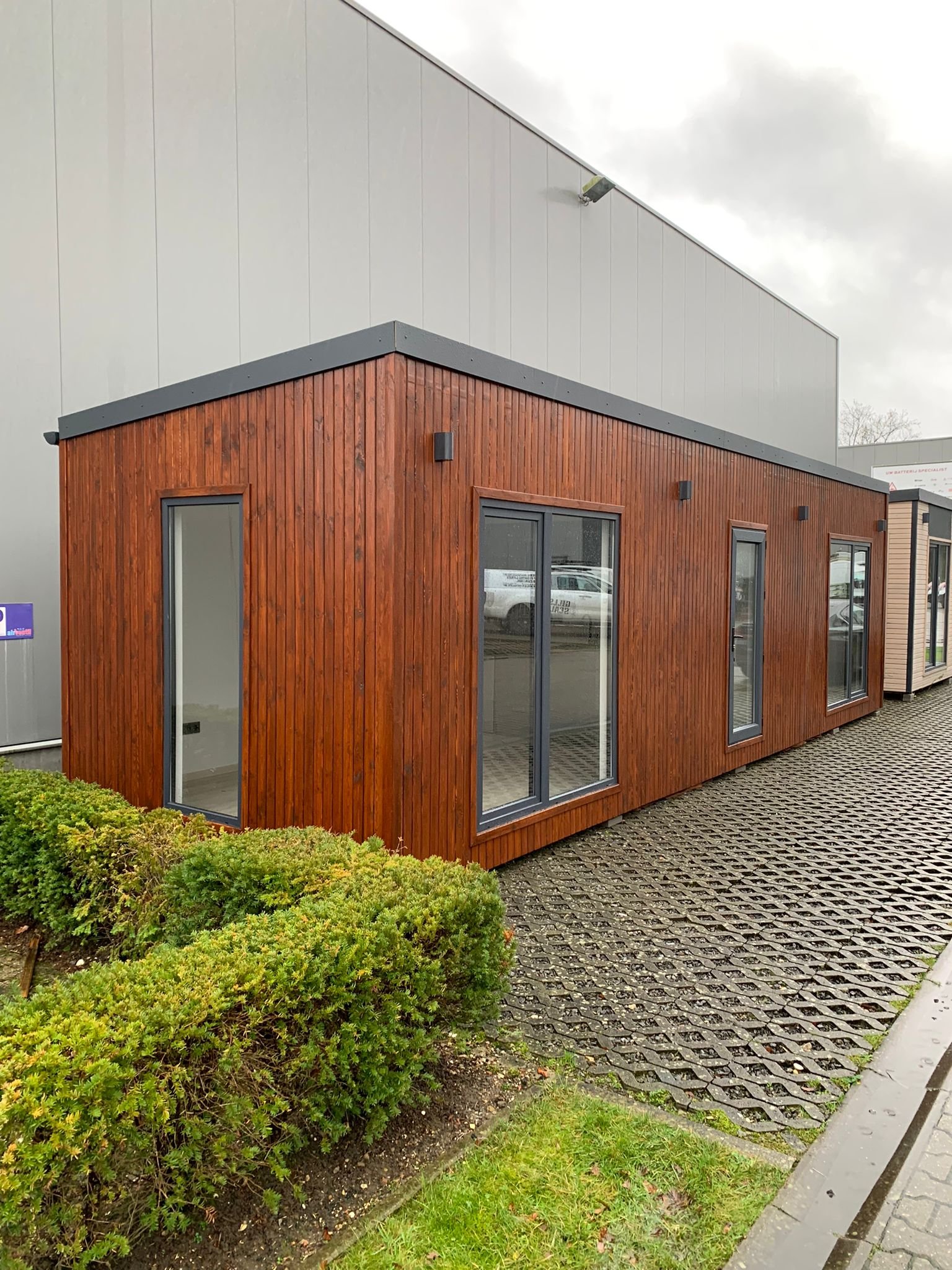 Unidade Residencial Modular 30 m² – Revestimento em Madeira